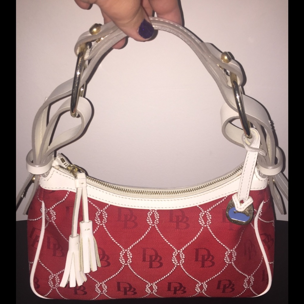Dooney & Bourke beautiful red purse.